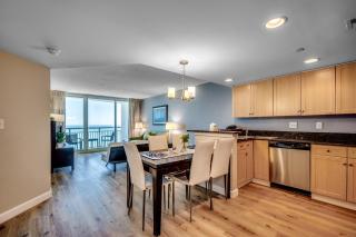 Stunning Oceanfront King Suite on 18th Floor Centrally Located - Myrtle Beach - 4