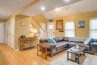 Beach and Lake Access Home with Porch in Mashpee! - Mashpee - 3