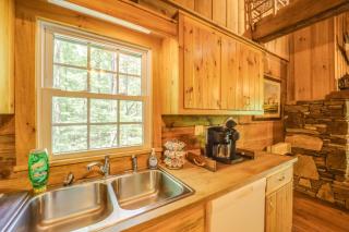 Near Lake Lure Quiet Cabin with Deck and Trail Access - Marion - 2