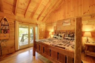 Winter Hiking and Hot Tub Soaks! Marion Mtn Cabin - 1