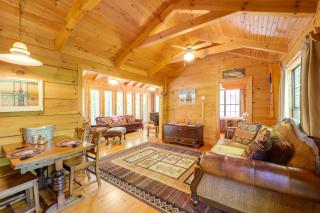 Hot Tub and Deck Secluded Marion Cabin - Marion - 0