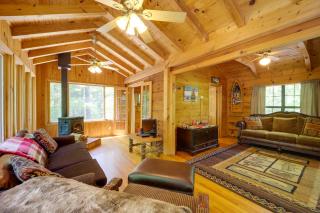 Hot Tub and Deck Secluded Marion Cabin - Marion - 5