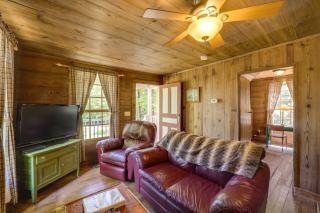 Fire Pit and Hot Tub Dog-Friendly Marion Retreat - Marion - 6