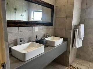 Sasavona Luxury Cottage - 631 Euphoria Golf & Lifestyle Estate - Mookgophong - 8