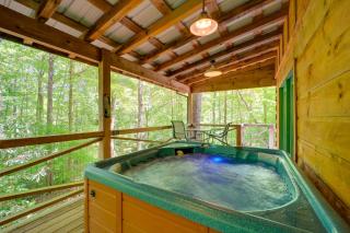 Hot Tub and Trail Access Relaxing Marion Cabin - Marion - 9