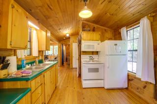 Marion Cabin with Hot Tub, On-Site Nature Trails! - Marion - 4