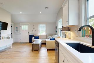 The Quintessential Cape Cottage - 7