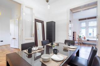 Super Large - Super Comfy with Balcony - Budapest - 7