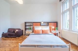 Super Large - Super Comfy with Balcony - Budapest - 5