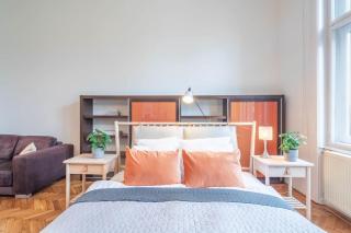 Super Large - Super Comfy with Balcony - Budapest - 4