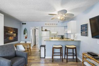 Malyn 107, Waterfront Condo, short walk to beach - St Pete Beach - 9