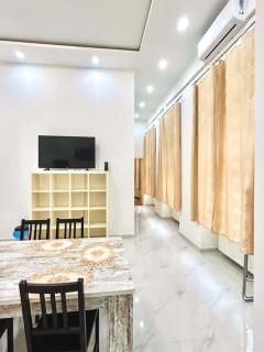 Stylish Haven in the City Center - Budapest - 8