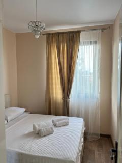 The Golden Apartment - 1