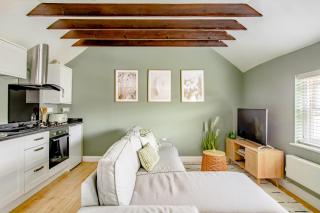 St James Lodge - 9