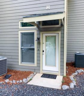 Fabulous Lake Martin Townhome w/ Dock & Boat Ramp - Jacksons Gap - 8