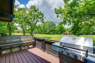 1 Mi to Margaritaville Resort Cottage with Fire Pit - Osage Beach - 0