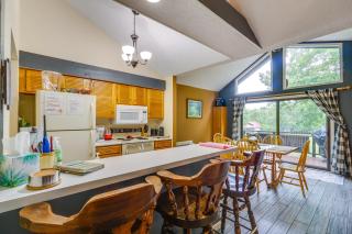 1 Mi to Margaritaville Resort Cottage with Fire Pit - Osage Beach - 3