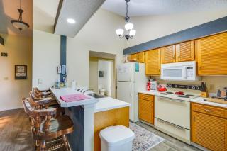 1 Mi to Margaritaville Resort Cottage with Fire Pit - Osage Beach - 2
