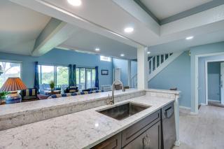 Lake-View Margaritaville Retreat with Screened Porch - Osage Beach - 2