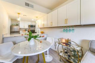 Sunny Scottsdale Condo with 2 Year-Round Pools! - Scottsdale - 0