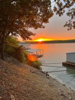 Lakefront Home at Moss Lake - 2