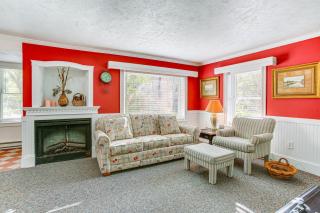 Cozy Frankfort Apartment Near Beaches and Downtown! - Frankfort - 0