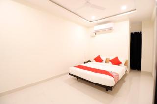 Collection O Manjari - Mundhwa Road Formerly 7 Treats - Mundhva - 9