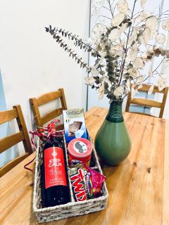 Cozy & Bright Home With Parking - 6