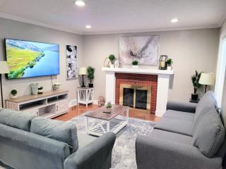 Sweet home, King bed, backyard and parking - 3