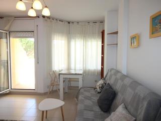 Apartamento con terraza a 150 m de la playa de Grifeu, ideal para 4 personas - ES-228-50 - Llança - 3