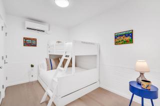 Summer specials! Just 3 blocks to AMI beaches! - 7