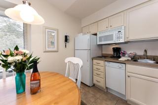 Stunning Condo with Beach Access The Shores 5719 - Traverse City - 5