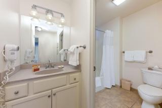 Stunning Condo with Beach Access The Shores 5719 - Traverse City - 1