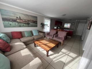 Beautiful 3 Bedroom Ground floor apartment - 66 Santini Village - Plettenbergbaai - 7