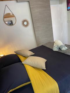 Bungalow la Jo Ya avec jacuzzi en supp À Bras-Sec - 8