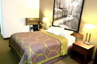 Super 8 by Wyndham Hinton - Hinton - 5