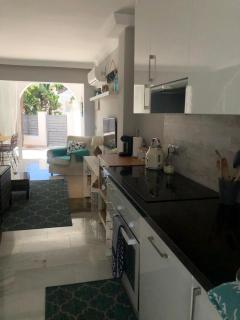 Casa Chico 2 bedroom townhouse 1 Mile from Marina & Beaches - Marbella - 7