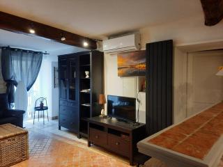 Vieille Ville 1 - Luca's Apartment, 1 bedroom, max 2 adults and 2 kids - Antibes - 8