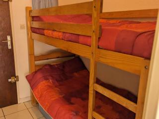 Studio Cabine avec Piscine, Terrasse et Parking, Proche Commodités - FR-1-387-206 - 2