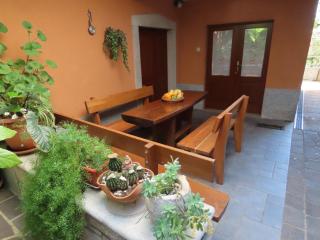 Nedi's Nest - Cozy Countryside Retreat Under Palmtrees - Dutovlje - 9