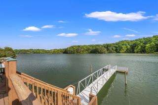 Lakefront Retreat With Mountain Views, Private Boat Launch And Dock - 1