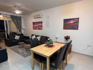 Johnny's Place paphos - 1