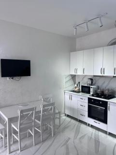 The Crystal White Apartment - 3