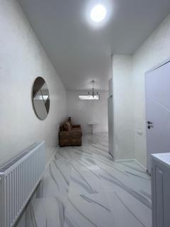 The Crystal White Apartment - 9