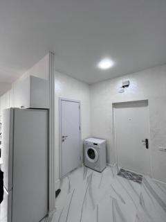 The Crystal White Apartment - 8