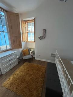 Cwtch for couples - in the heart of Tenby town - 2