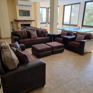Spacious 8-BR Farmhouse with Pool in Amman, Jordan - Amman - 6