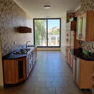 Spacious 8-BR Farmhouse with Pool in Amman, Jordan - Amman - 3