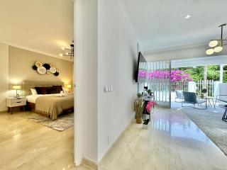 Stunning 3BD, 2BH Marbella with Pool, BBQ Terrace - Marbella - 2