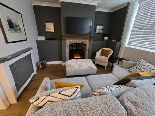 Free Parking, Outdoor Decking - Flanders Cottage - Beverley - 2